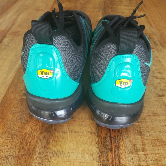 nike vapormax plus eagles